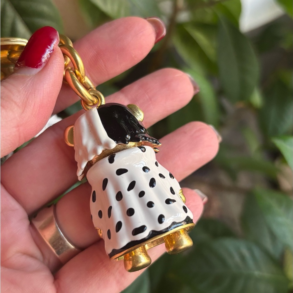 Authentic COACH Cruella DISNEY VILLAIN COLLECTION Keychain - Picture 7 of 7